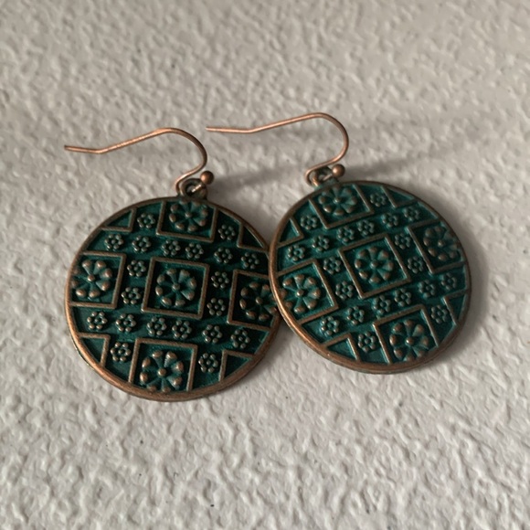 Bohemian Rustic Weathered Round Drop Earrings - Picture 3 of 4